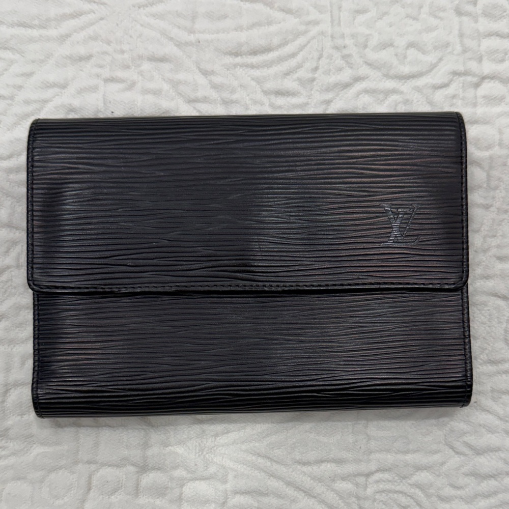 Louis Vuitton Passport
Porte-Tresor Etui Wallet